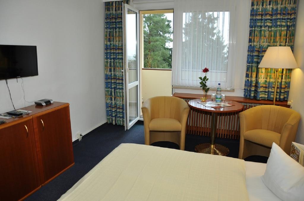 Hotel Am Wald -Garni- Elgersburg Exterior photo