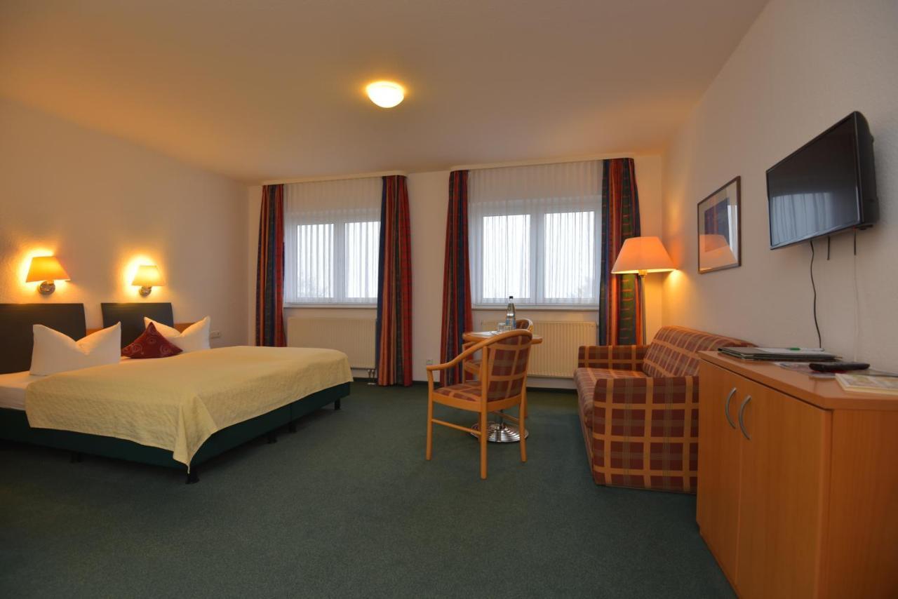 Hotel Am Wald -Garni- Elgersburg Exterior photo