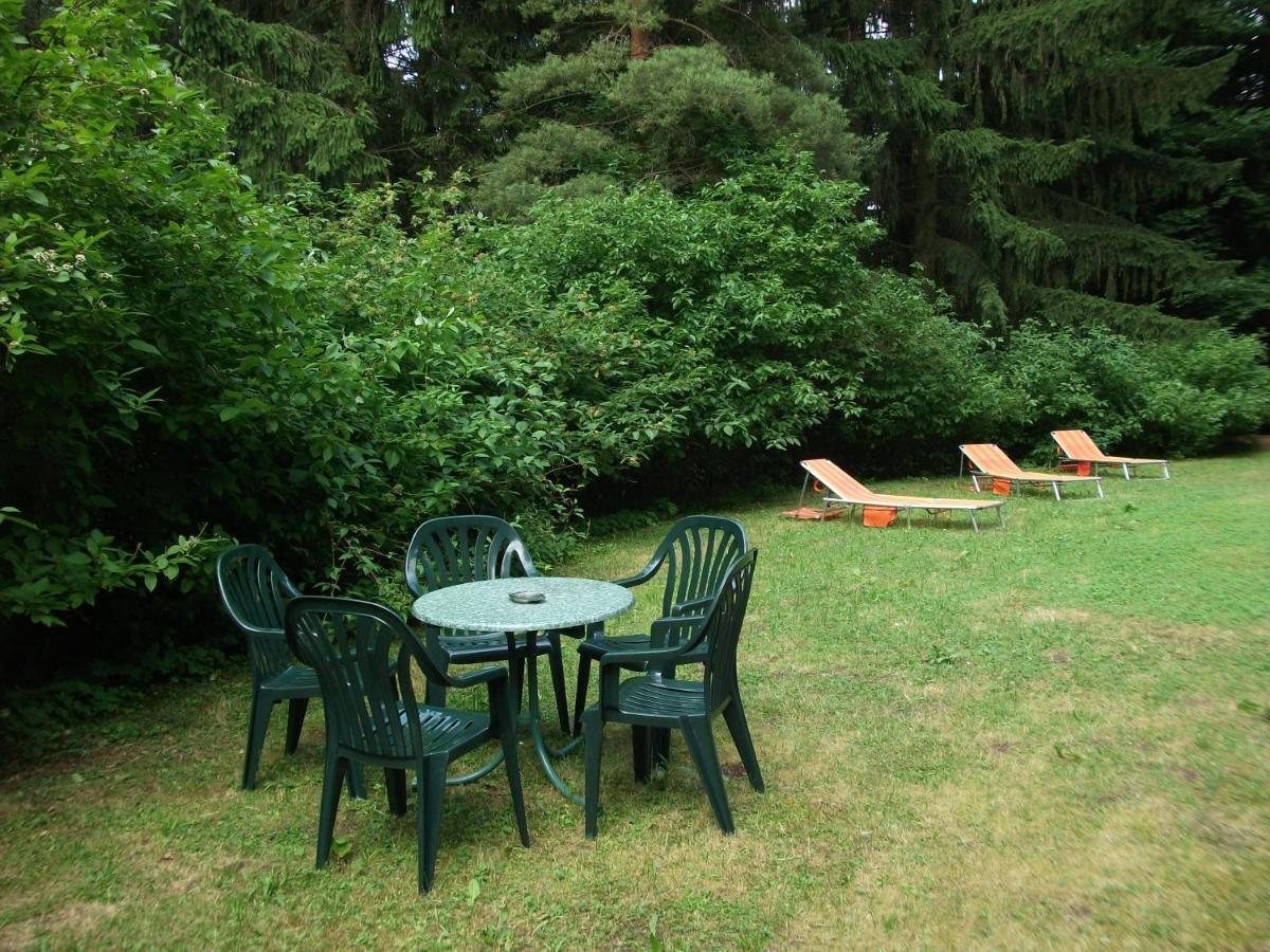 Hotel Am Wald -Garni- Elgersburg Exterior photo